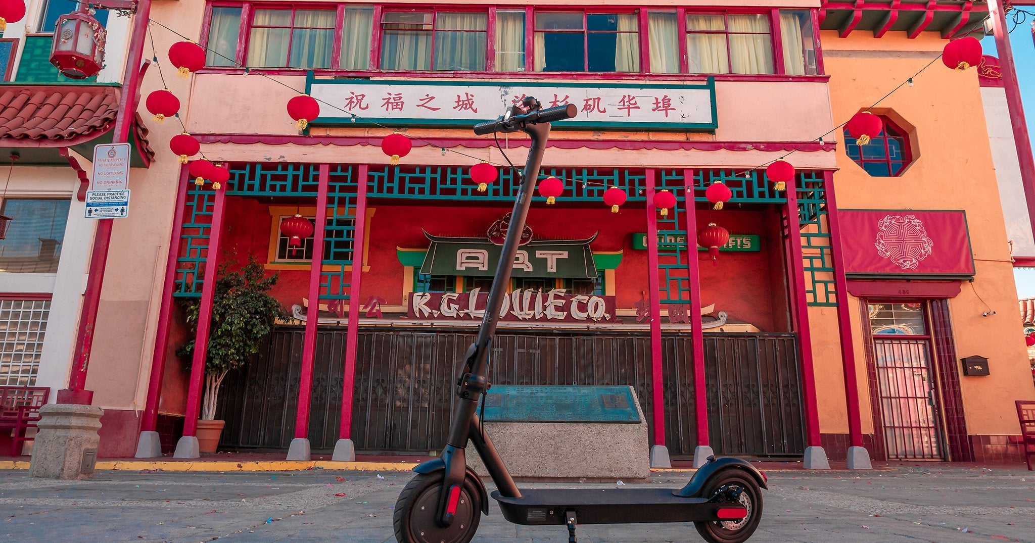 Electric Scooter vs. Hoverboard: Choosing the Right Ride for You π€π΄πΉ - Phantomgogo