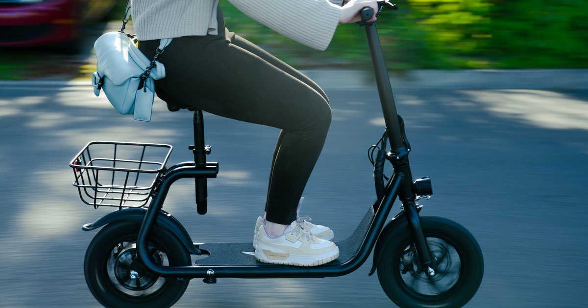 The Enthralling Back-to-School Commute of Choice 🎒🌱 🛴💨 - Phantomgogo